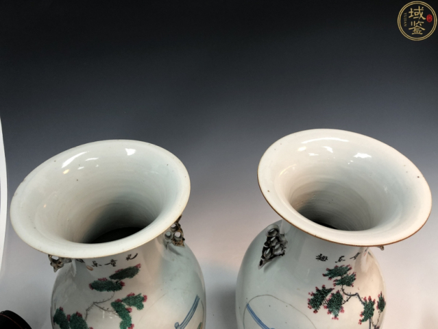 古玩陶瓷粉彩三娘教子紋雙耳瓶一對拍賣,當前價格12000元