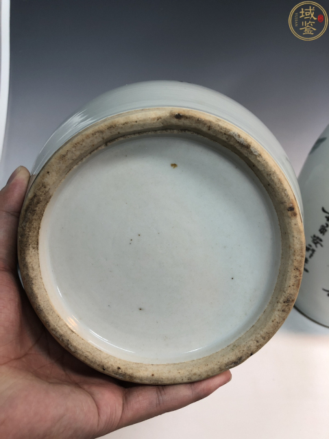 古玩陶瓷粉彩三娘教子紋雙耳瓶一對拍賣,當前價格12000元
