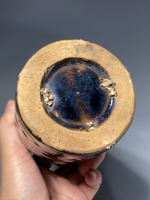 古玩陶瓷窯變黑釉筆筒拍賣,當前價格0元