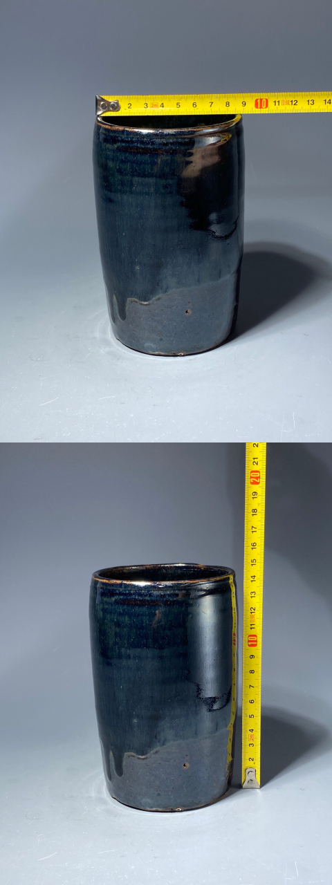 古玩陶瓷窯變黑釉筆筒拍賣,當前價格0元