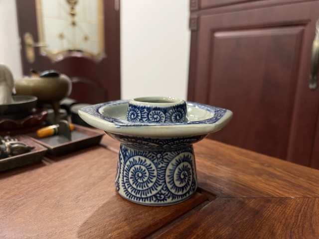 古玩陶瓷民國(guó)青花杯承拍賣,當(dāng)前價(jià)格399元