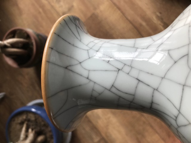 古玩陶瓷哥釉觀音瓶拍賣，當(dāng)前價(jià)格20000元