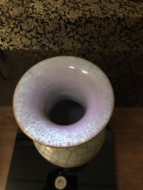 古玩陶瓷哥釉觀音瓶拍賣，當(dāng)前價(jià)格20000元