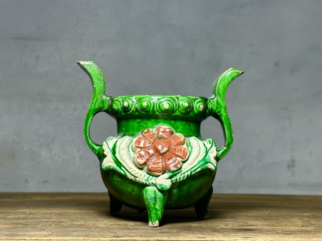 古玩陶瓷明代?三彩朝天耳三足香爐拍賣，當前價格2200元