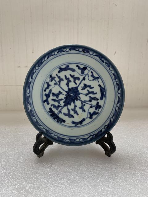 古玩陶瓷清中期花卉紋青花盤拍賣,當(dāng)前價(jià)格350元
