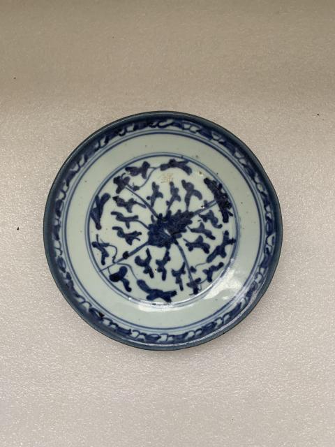 古玩陶瓷清中期花卉紋青花盤拍賣,當(dāng)前價(jià)格350元