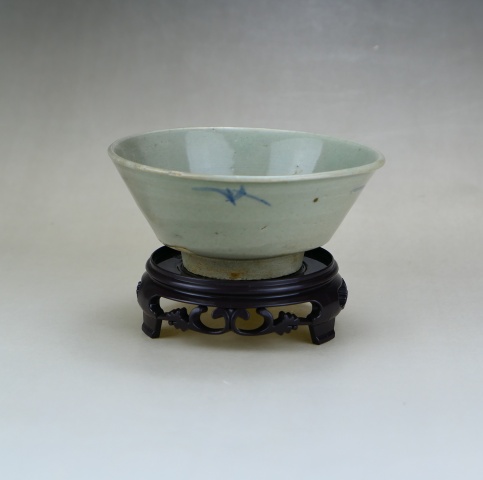 古玩陶瓷明代.龍泉窯青瓷青花唇口碗（1368年-1644年）拍賣，當前價格1980元