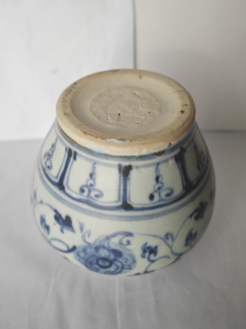 古玩陶瓷明空白青花纏枝花卉紋蓋罐拍賣，當前價格12345元