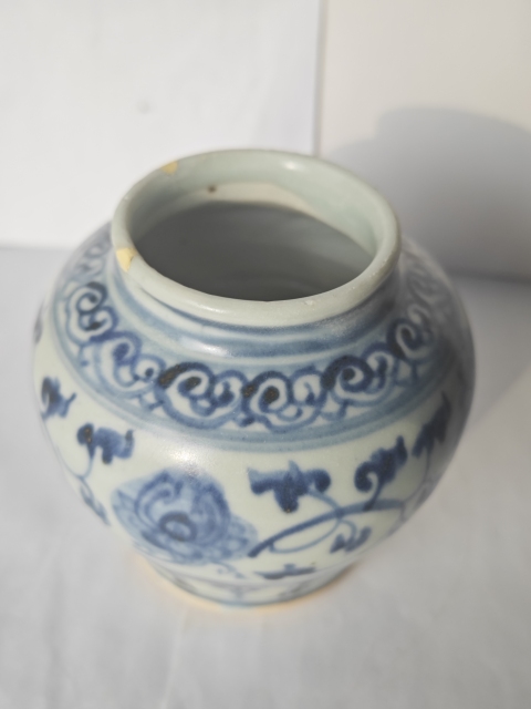 古玩陶瓷明空白青花纏枝花卉紋蓋罐拍賣，當前價格12345元