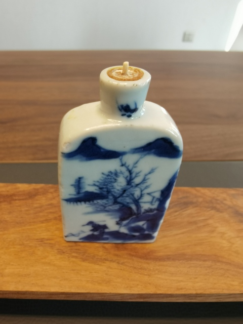 古玩陶瓷青花山水人物紋鼻煙壺拍賣，當(dāng)前價(jià)格798元