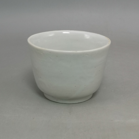 古玩陶瓷清代白釉壓手杯拍賣，當前價格300元
