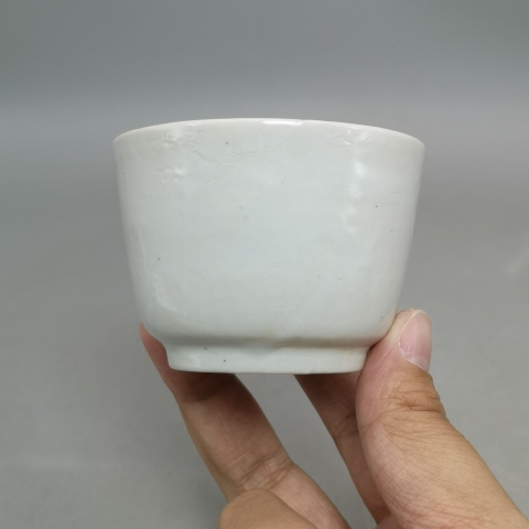 古玩陶瓷清代白釉壓手杯拍賣，當前價格300元