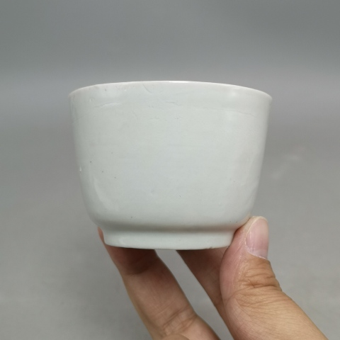 古玩陶瓷清代白釉壓手杯拍賣，當前價格300元