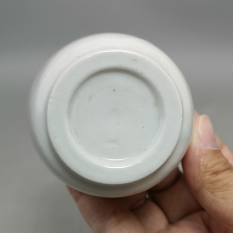 古玩陶瓷清代白釉壓手杯拍賣，當前價格300元