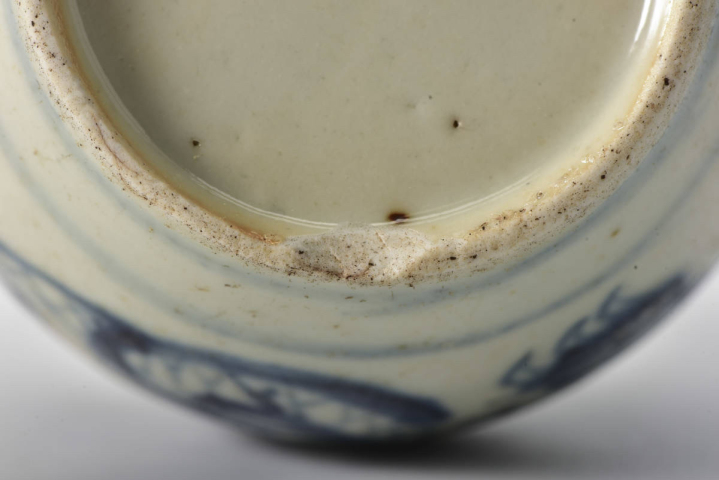 古玩陶瓷清道光二龍戲珠青花長(zhǎng)頸瓶拍賣(mài)，當(dāng)前價(jià)格3600元