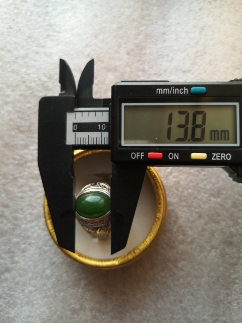 古玩玉器和田碧玉鑲嵌戒指拍賣,當前價格260元