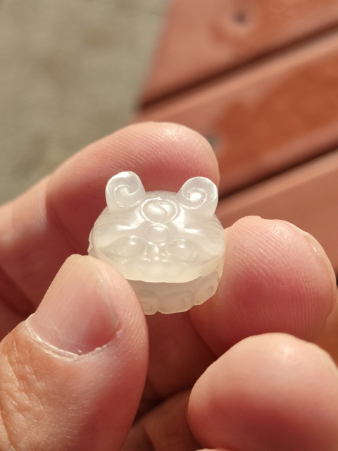 古玩玉器創匯期白玉獅頭帽飾拍賣，當前價格3000元