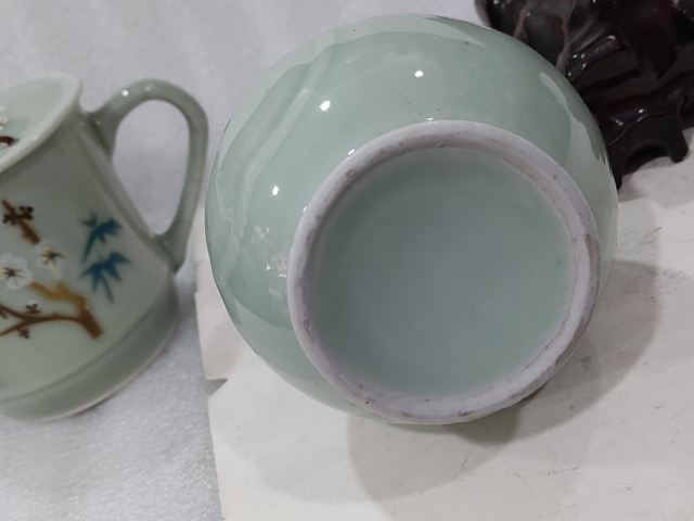 古玩陶瓷青釉梅花耳長頸瓶拍賣,當(dāng)前價(jià)格280元
