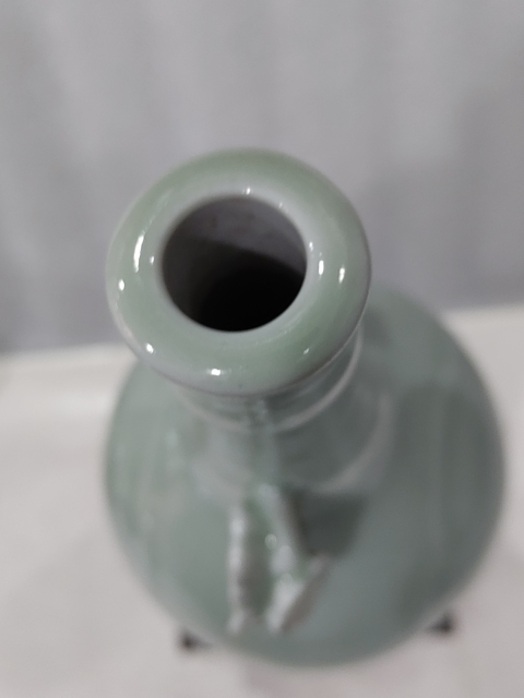 古玩陶瓷青釉梅花耳長頸瓶拍賣,當(dāng)前價(jià)格280元