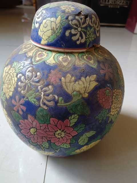古玩陶瓷粉彩花卉罐拍賣，當前價格400元