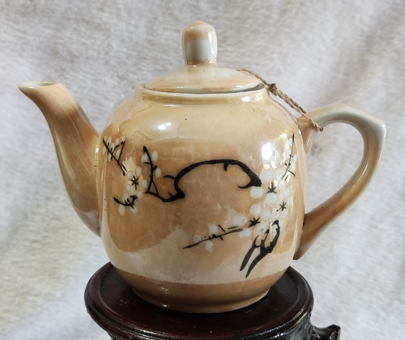 古玩陶瓷黃釉梅紋執壺拍賣，當前價格0元