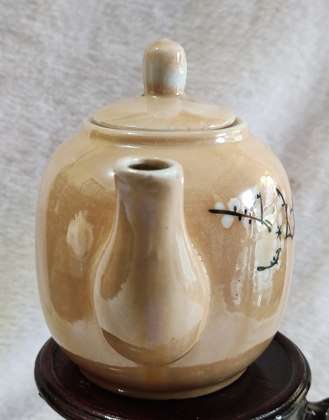 古玩陶瓷黃釉梅紋執壺拍賣，當前價格0元