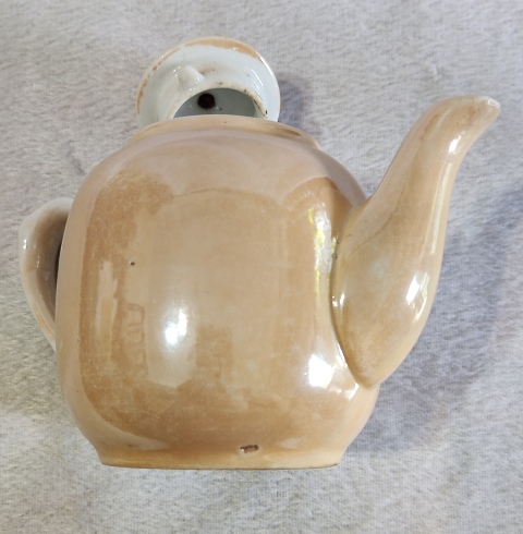 古玩陶瓷黃釉梅紋執壺拍賣，當前價格0元