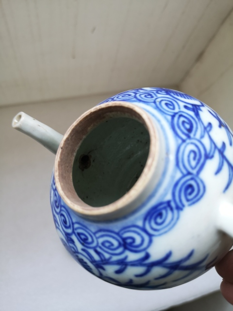 古玩陶瓷花卉紋青花執(zhí)壺拍賣,當(dāng)前價(jià)格850元