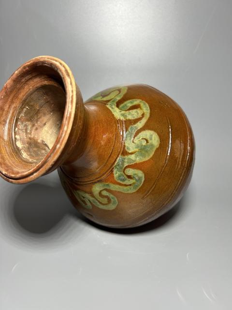 古玩陶瓷漢代黃釉飄綠彩龍紋壺(龍紋)拍賣,當前價格9000元