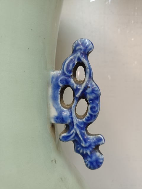 古玩陶瓷英雄斗志豆青釉青花盤口瓶拍賣，當前價格12888元