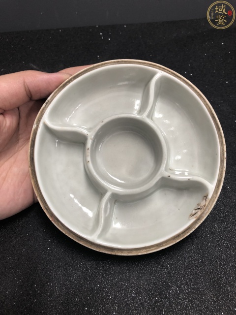 古玩陶瓷大名家范永興官窯樣式礬紅梅花洪福齊天紋蓋盒拍賣,當前價格2600元