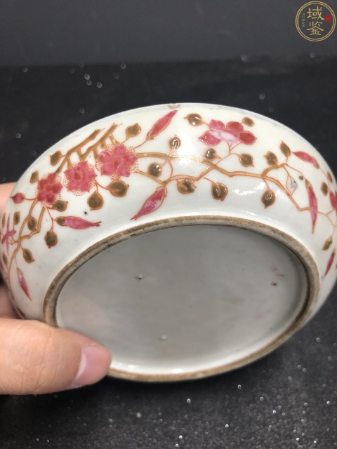 古玩陶瓷大名家范永興官窯樣式礬紅梅花洪福齊天紋蓋盒拍賣,當前價格2600元