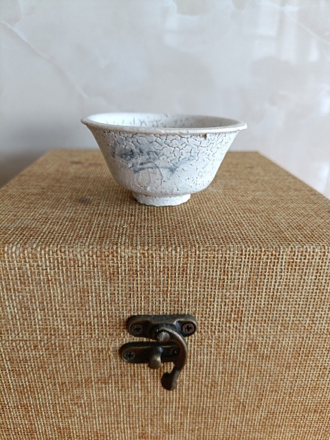 古玩陶瓷罕見清早期龜背釉玉字款青花杯拍賣，當前價格99元