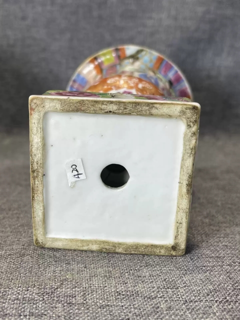 古玩陶瓷道光廣彩西廂記人物獎杯拍賣，當前價格18650元