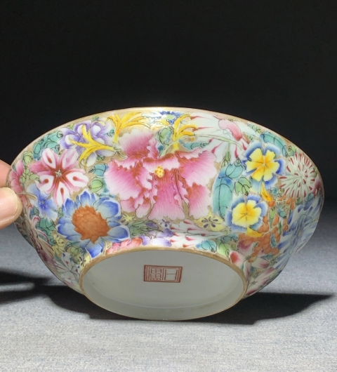 域鉴古玩】精品粉彩百花不落地金地折沿碗拍卖价格/图片/值多少钱