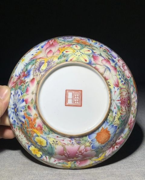 域鉴古玩】精品粉彩百花不落地金地折沿碗拍卖价格/图片/值多少钱