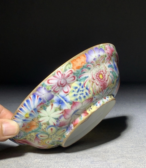 中国古玩　粉彩人物画香合　直径9.2㎝　東Y5-0608① 域鉴古玩】粉彩花鸟纹撇口瓶拍卖价格/图片/值多少钱