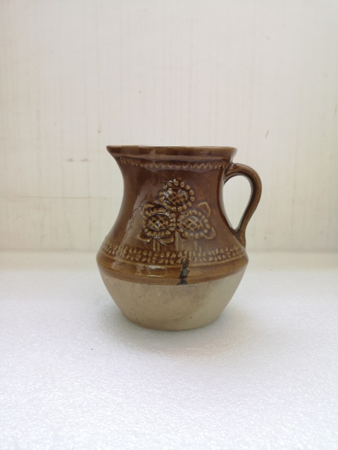 古玩陶瓷褐釉印花執壺拍賣,當前價格450元
