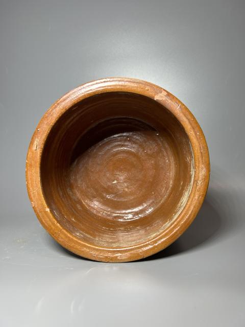 古玩陶瓷館藏級珍品漢代黃釉弦紋三足奩拍賣,當前價格3980元