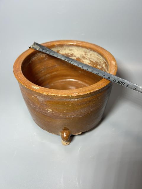 古玩陶瓷館藏級珍品漢代黃釉弦紋三足奩拍賣,當前價格3980元