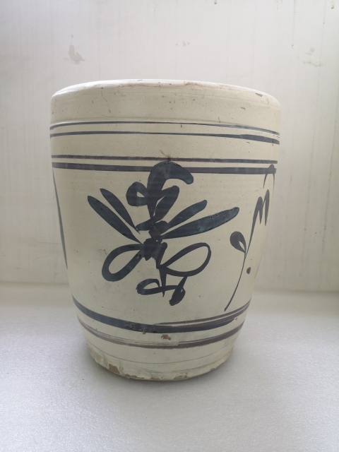 古玩陶瓷磁州窯黑彩缸拍賣,當(dāng)前價(jià)格680元