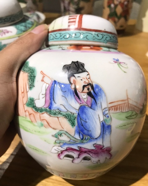 古玩陶瓷粉彩人物故事紋蓋罐拍賣,當前價格2300元
