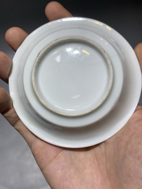 古玩陶瓷白釉暗刻壽字紋小盤一對拍賣，當前價格204元