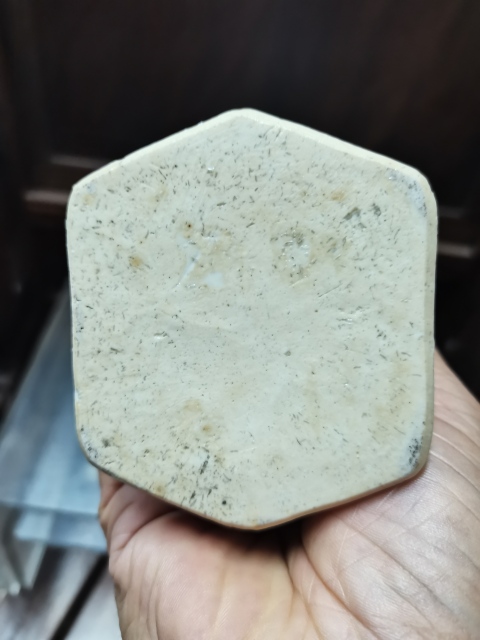 古玩陶瓷康熙人物紋六方青花瓶拍賣,當(dāng)前價(jià)格12888元