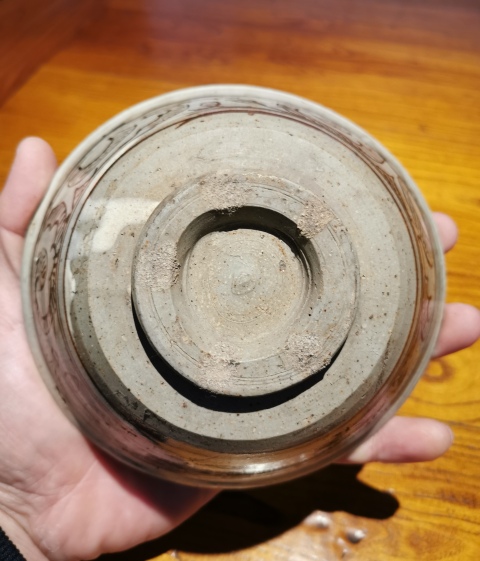 古玩陶瓷明白地黑花卷云紋撇口碗(已保真)拍賣,當前價格136元