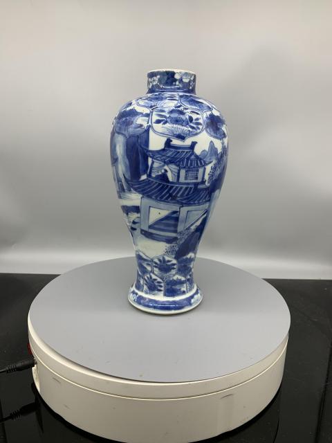 古玩陶瓷康熙青花山水樓閣人物紋雞腿瓶拍賣,當前價格25800元