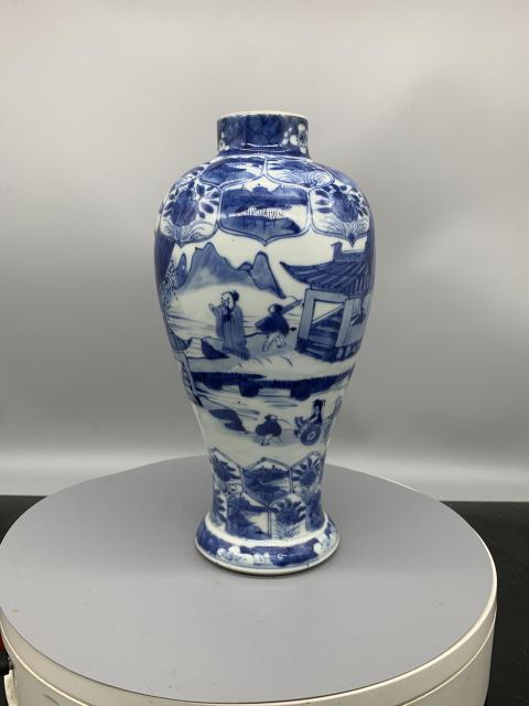 古玩陶瓷康熙青花山水樓閣人物紋雞腿瓶拍賣,當前價格25800元