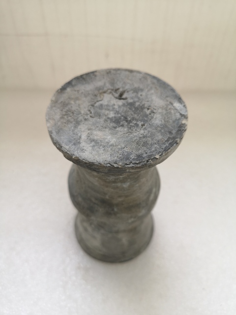 古玩陶瓷清代早期灰陶花觚拍賣，當前價格680元