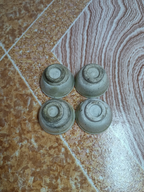 古玩陶瓷清早期～白釉杯一套四個拍賣，當前價格188元