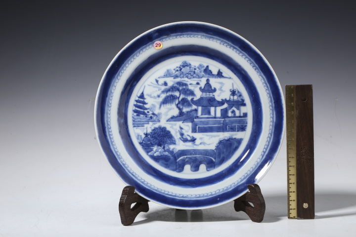 域鉴古玩】清中·青花山水楼阁纹折沿盘拍卖价格/图片/值多少钱